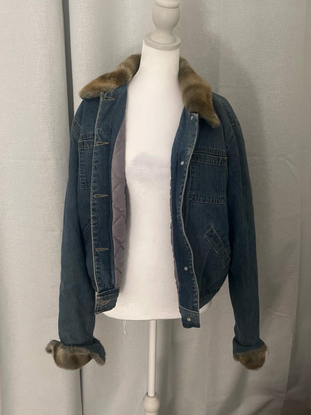 Liz Claiborne 90s Blue Denim Jacket with Brown Fur Trim